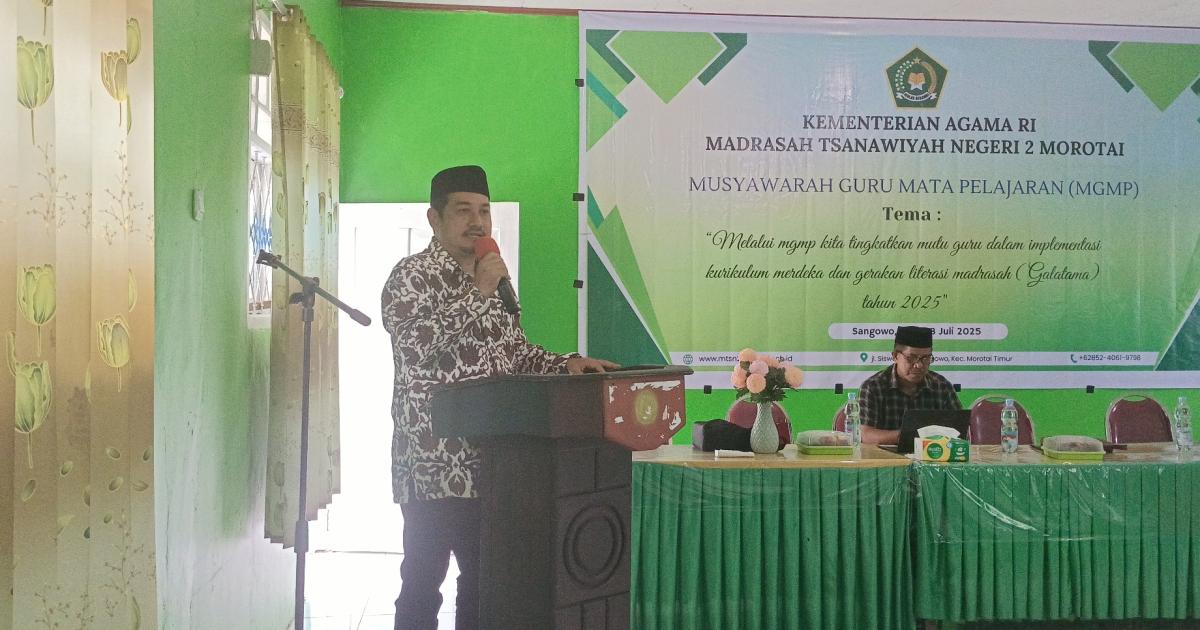 KAKANKEMENAG MOROTAI BUKA MGMP DI MTSN 2, TEKANKAN PENGUATAN KOMPETENSI GURU
