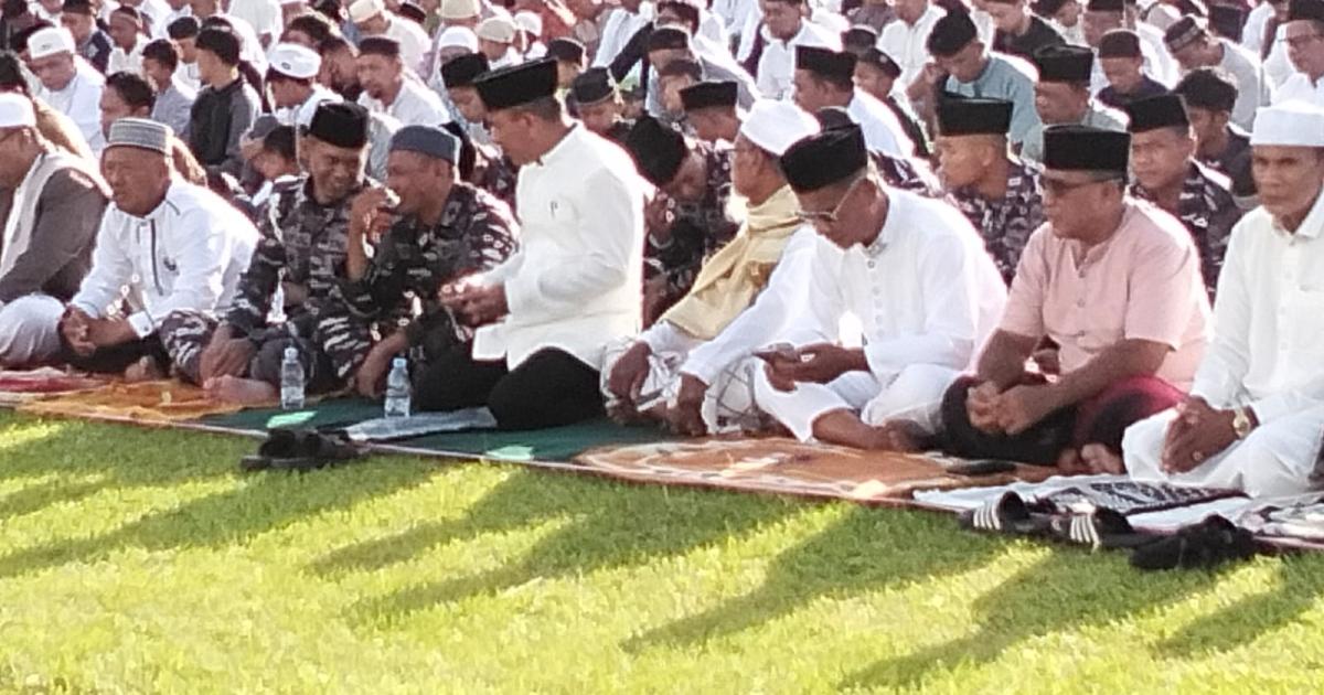  SPIRITUAL DAN SOSIAL DALAM MOMENTUM IDULFITRI 1447 H, PARTISIPASI KASUBBAG TU KEMENAG MOROTAI PADA SHALAT ID TERPUSAT DI LAPANGAN MERAH PUTIH