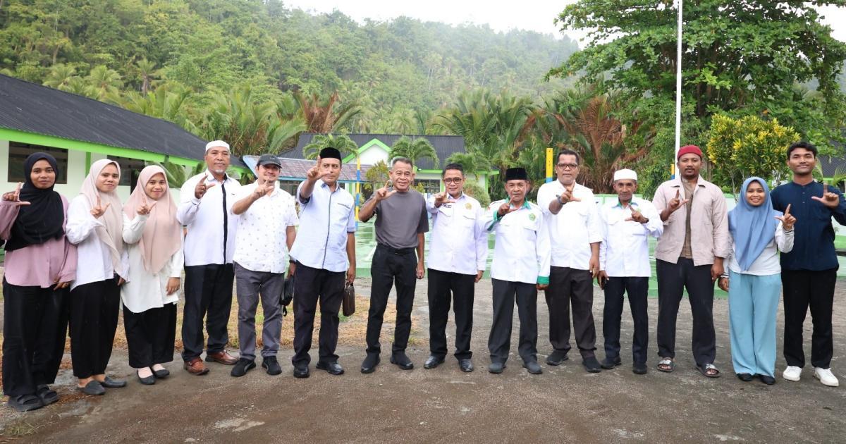 Kawal Kakanwil, Kakankemenag Morotai Pastikan Gedung Baru Madrasah Siap Digunakan